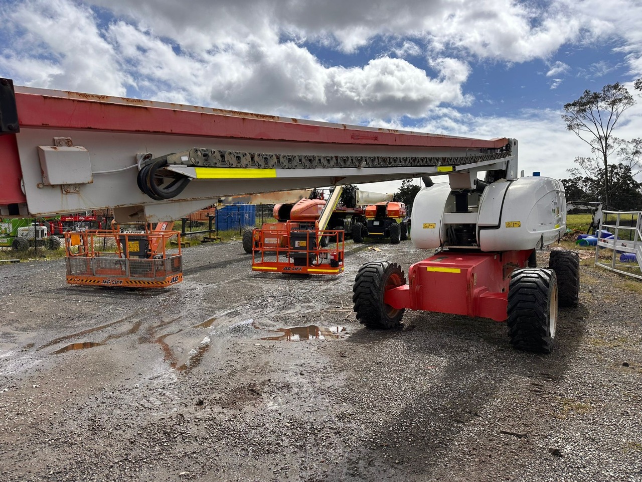Sold - Scissor Lift - View 2